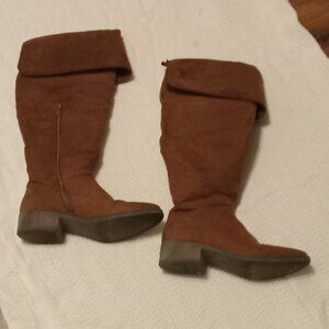 Gently used brown suede cuffed boots size 7 can be worn shorter or tall as shown
